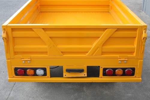 Wolf Qingsan drove the truck Three Door Truck 1.1m